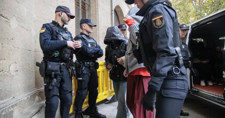 Las dos redes de explotación sexual de mujeres desarticuladas obtuvieron más de un millón de euros en un año