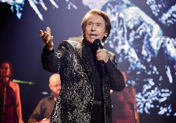 Raphael anuncia su único concierto en las Islas Canarias dentro de la gira 'Raphaelísimo'