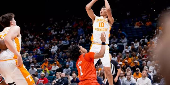 Nate Ament tabbed with third SEC Freshman of the Week honor