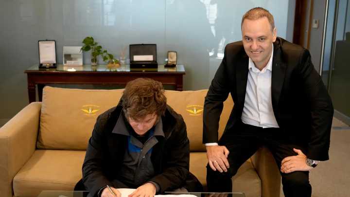 Reforma Laboral: Javier Milei firmó el proyecto y el Gobierno lo enviará al Congreso