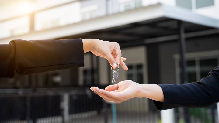 Llega a Colombia el modelo ‘vivienda primero’, orientado a mujeres migrantes y en condición de vulnerabilidad