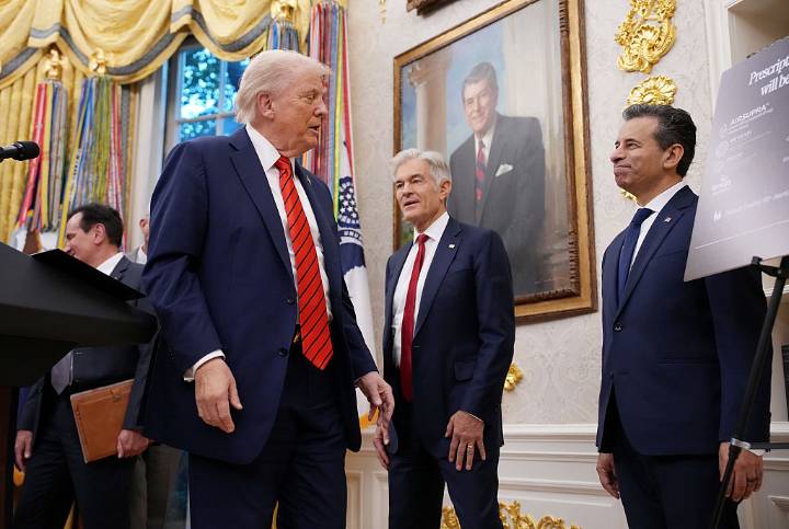 ‘The Swelling Is Turning His Shoes Over’: Trump's 'Strangely Shaped' Footwear Has Fans Zooming In On a Disturbing New Bulge