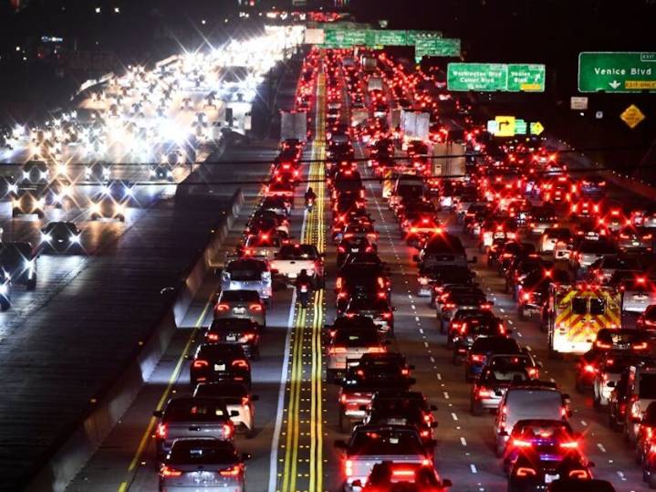 Traffic congestion hits a record high, spreading to more hours of the week