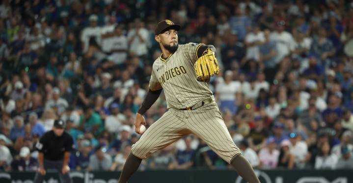 Braves add Suarez, Yaz