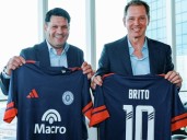 Leones FC, el equipo de los Messi que llegó a Primera C gracias a Tapia, presentó la camiseta con marca y sponsor de Primera División