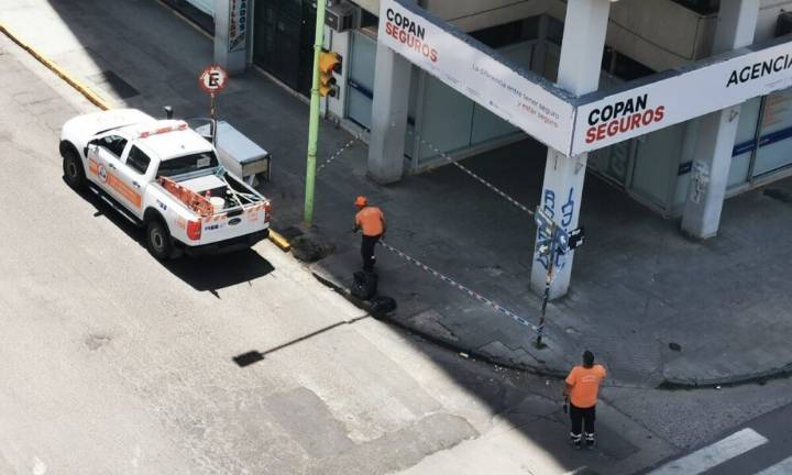 Denuncian la caída de mampostería de un edificio céntrico