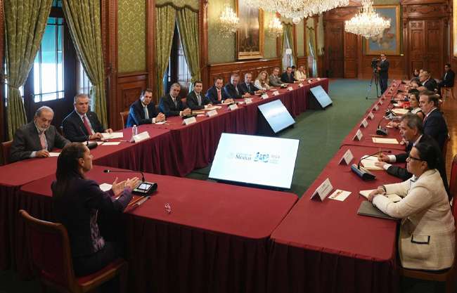 Crean Sheinbaum y empresarios consejo para la inversión