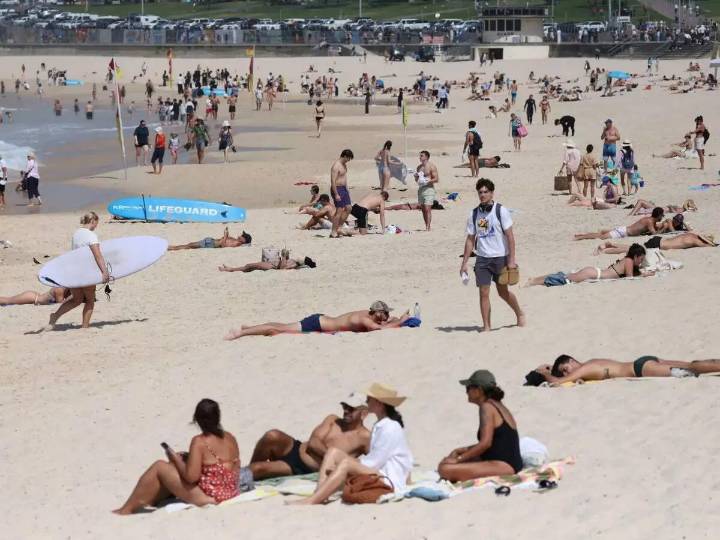Gunshots reported at Australia's Bondi beach