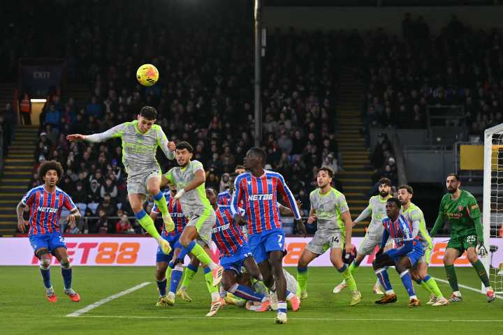Report: Palace beaten by clinical City