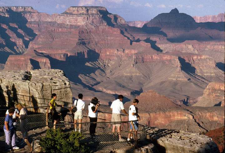 Grand Canyon hotels closing again due to water crisis