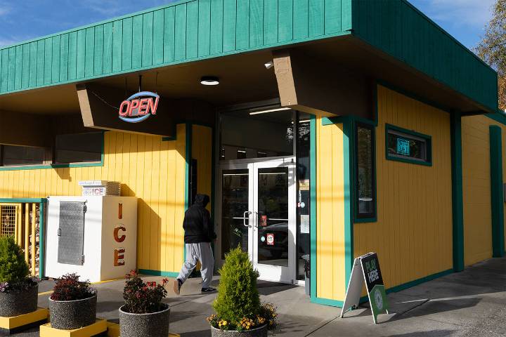 Everett’s Soundview Deli shuttered amid legal disputes