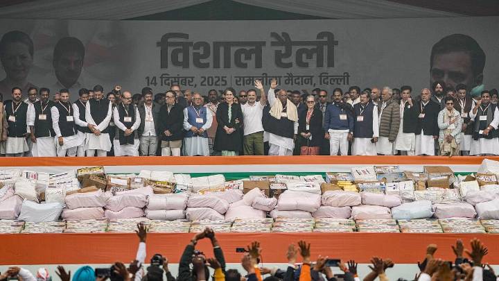 India Election Commission is India's EC but working as Modi's EC: Cong