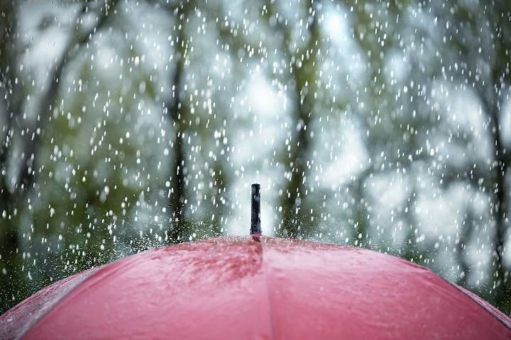 Lluvia en Santiago para las Elecciones Presidenciales 2025: a esta hora precipitará en la capital el domingo