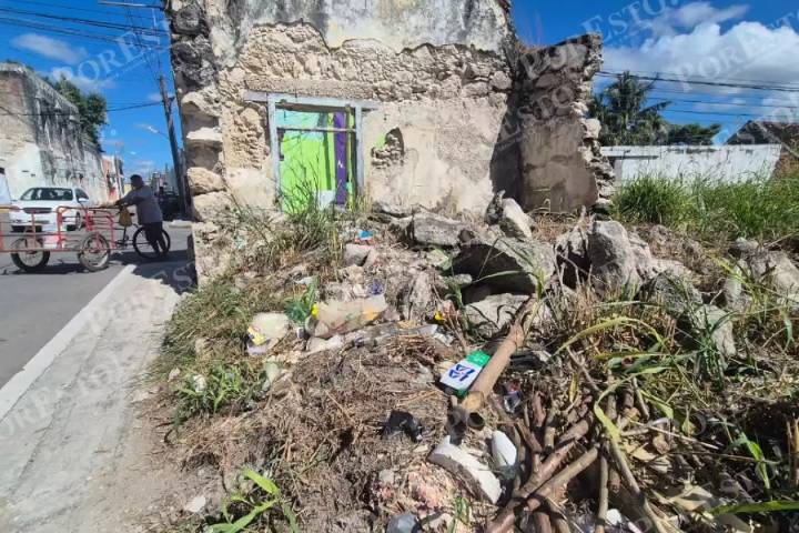Denuncian malos olores y deterioro urbano por acumulación de basura en Champotón