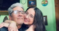 Tiene 21 y ahora está en pareja con su exsuegro de 55: la historia que detonó TikTok