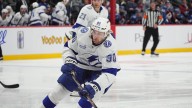 Retro feel as Lightning, Islanders engage in a shootout