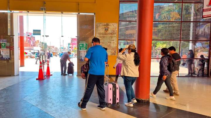 Más de 3 mil viajeros llegan a Ayacucho en medio de pasajes elevados y buses varados