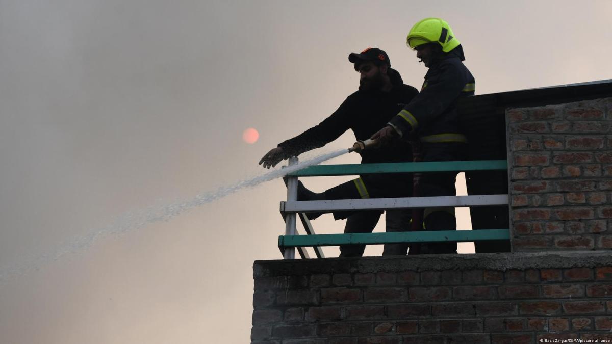 Incendio en club nocturno de India deja al menos 23 fallecidos