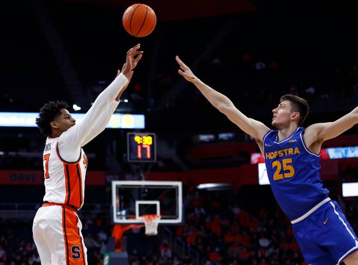 Hofstra’s guards cause havoc, help Pride beat SU in tight dome game (Ditota’s Quick Hits)