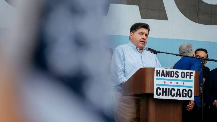 Illinois Governor Signs Bill Imposing New Limits on Immigration Enforcement