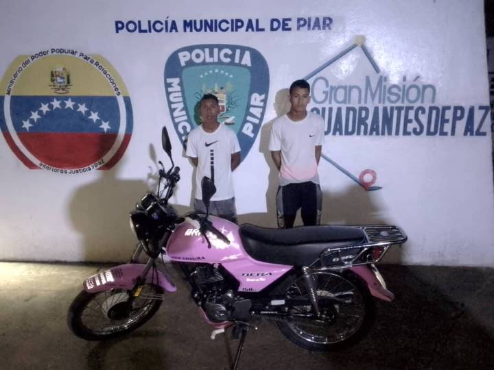 Detienen a dos jóvenes por realizar motopiruetas en la vía pública en Piar