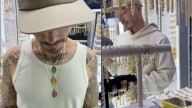 Visita J Balvin la Basílica de Guadalupe, previo al Día de la Virgen