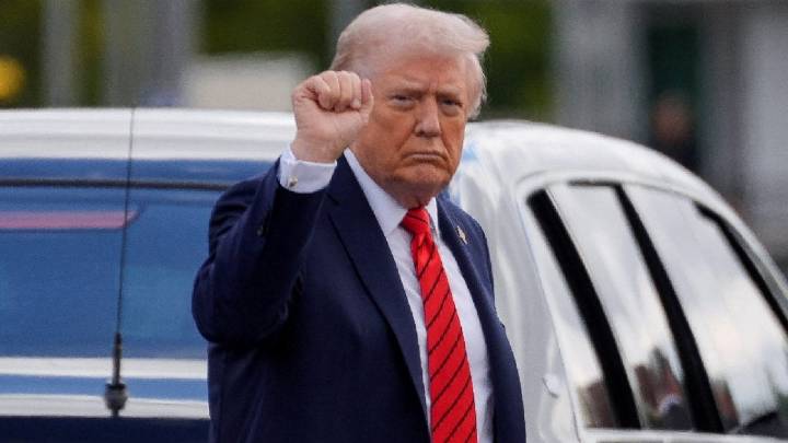 ‘Get Her The Hell Out’: Trump Targets Ilhan Omar, Slams Migration From ‘Hellhole’ Somalia Jibe