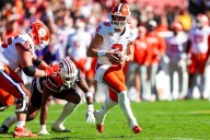 Deadspin | Ball-control offense carries Clemson past South Carolina 28-14