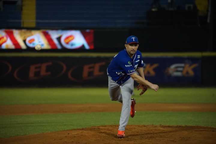 Zack Grotz lanza una joya contra el Magallanes y es el líder en en ponches en la LVBP