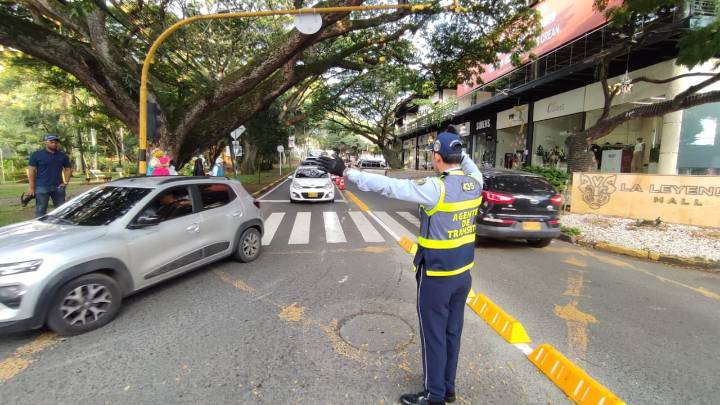 Inicia cambio vial implementado por la Secretaría de Movilidad en Ciudad Jardín; así avanza la jornada