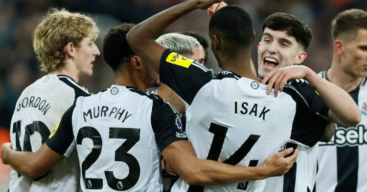 Newcastle star sent Alexander Isak transfer warning as interest heats up amid contract decision
