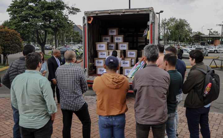 Se acerca cierre de entrega de firmas por candidatos presidenciales