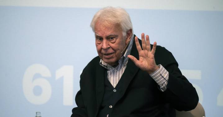 Felipe González dice al Gobierno que no se debe cuestionar la legitimidad de los tribunales