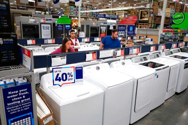 Long time appliance chain shutters doors, files Chapter 11 bankruptcy