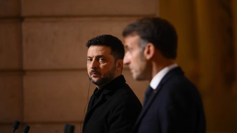 Zelensky se reunirá con líderes europeos en Londres mientras el Kremlin elogia la nueva estrategia de seguridad de Trump