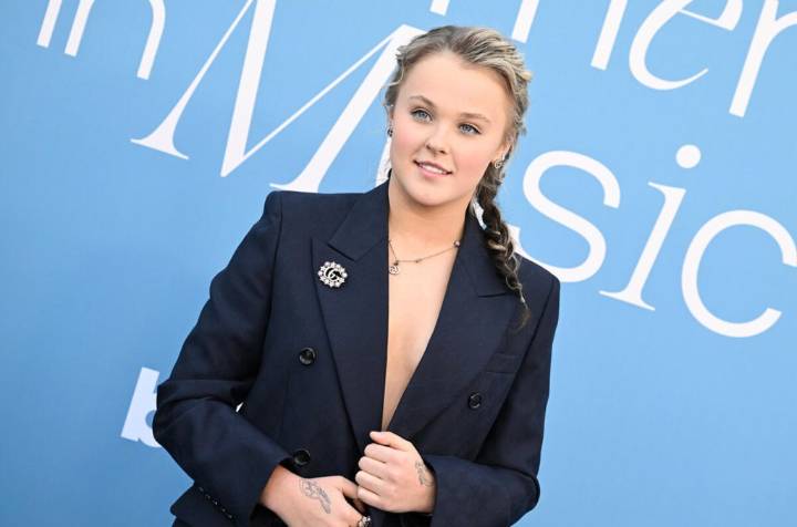 JoJo Siwa Reveals Emergency Hospital Visit Ahead of Minnesota Performance