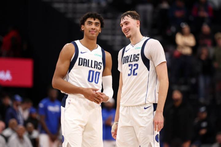 Deadspin | Mavericks look for Cooper Flagg's hot play to continue vs. Nuggets
