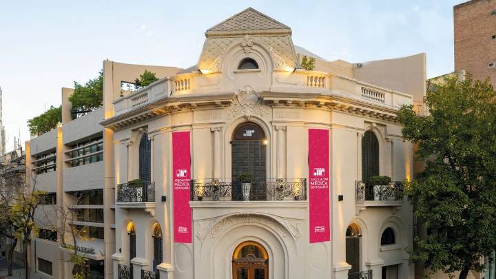 "Nunca vas a estar solo". Saludo de la Asociación Médica a las médicas y los médicos en su día