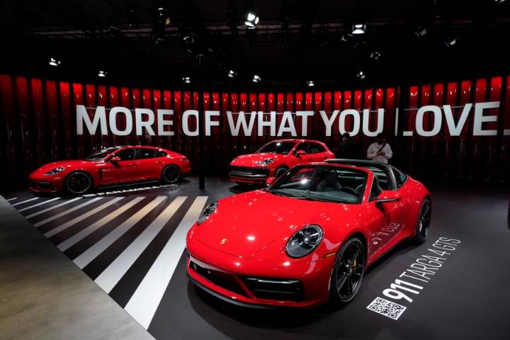 Porsches in Russia suddenly stop working, reports say