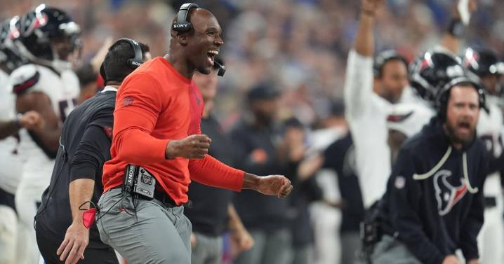 Texans' defense shines in 20-16 win over Colts as Stroud returns