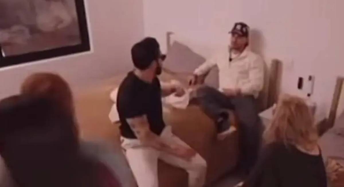 Explota conflicto familiar en “La Pijamada Viral” tras inesperada visita de Poncho De Nigris