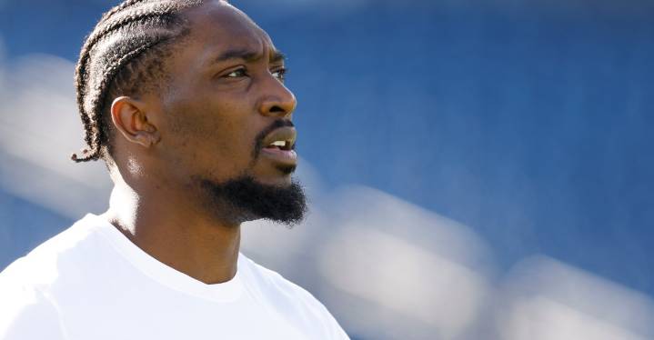 DeMarcus Lawrence puts his stamp on Seahawks defense by stomping Vikings