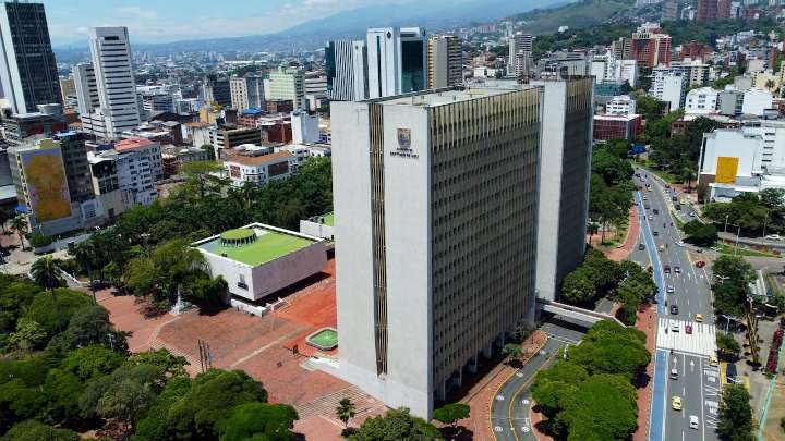Fitch Ratings confirma que Cali mantiene un manejo fiscal confiable y asegura estabilidad para 2026