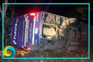 Autobús de pasajeros vuelca en Hidalgo; deja 5 muertos y 27 heridos