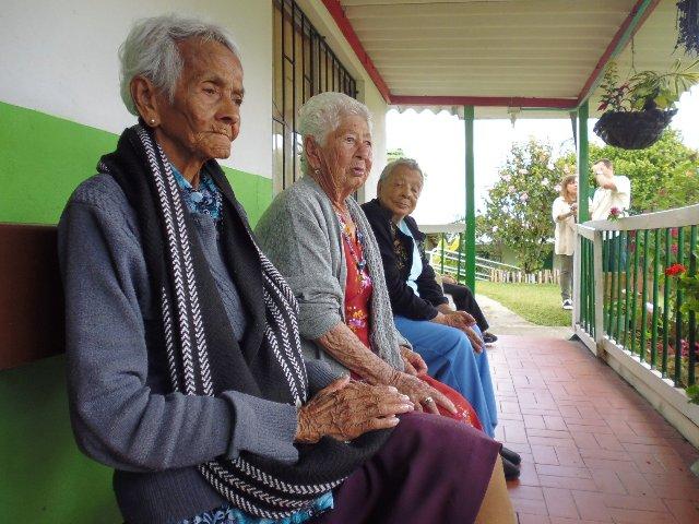 Las participantes del proyecto “Madres del Territorio” durante un círculo de palabra en el barrio San Marcos.