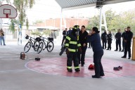 Previene Bomberos a estudiantes a ponerse a salvo en caso de siniestro en casa
