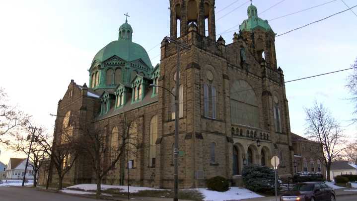 Restaurant owner seeks to turn vacant Catholic church into homeless shelter