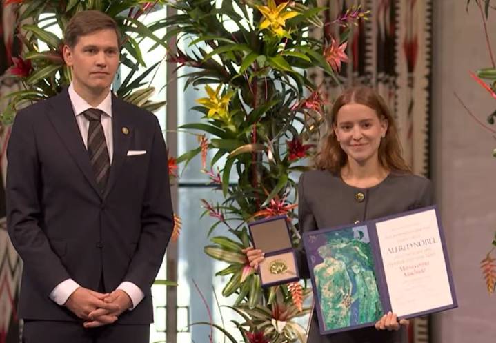“Que acepte los resultados y renuncie”. La hija de María Corina Machado recibe el Nobel de la Paz en una ceremonia cargada de críticas a Maduro