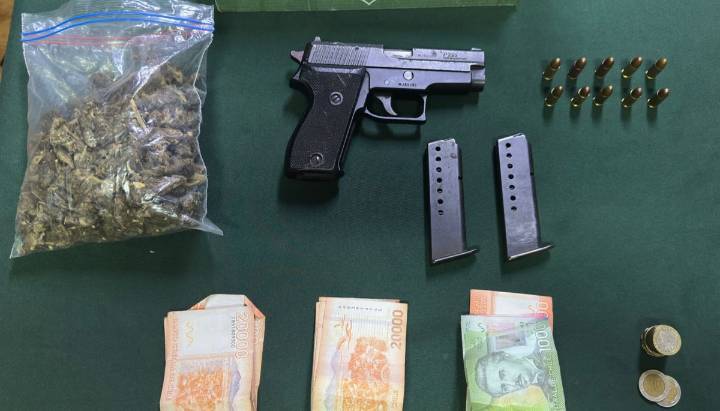 Carabineros detiene a motociclista armado y con drogas en la ruta 5 Norte de La Ligua