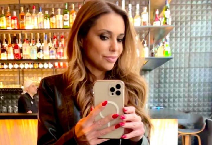 Incómodo momento: captan a Guadalupe Vázquez tomándose una selfie en pleno aire de TN